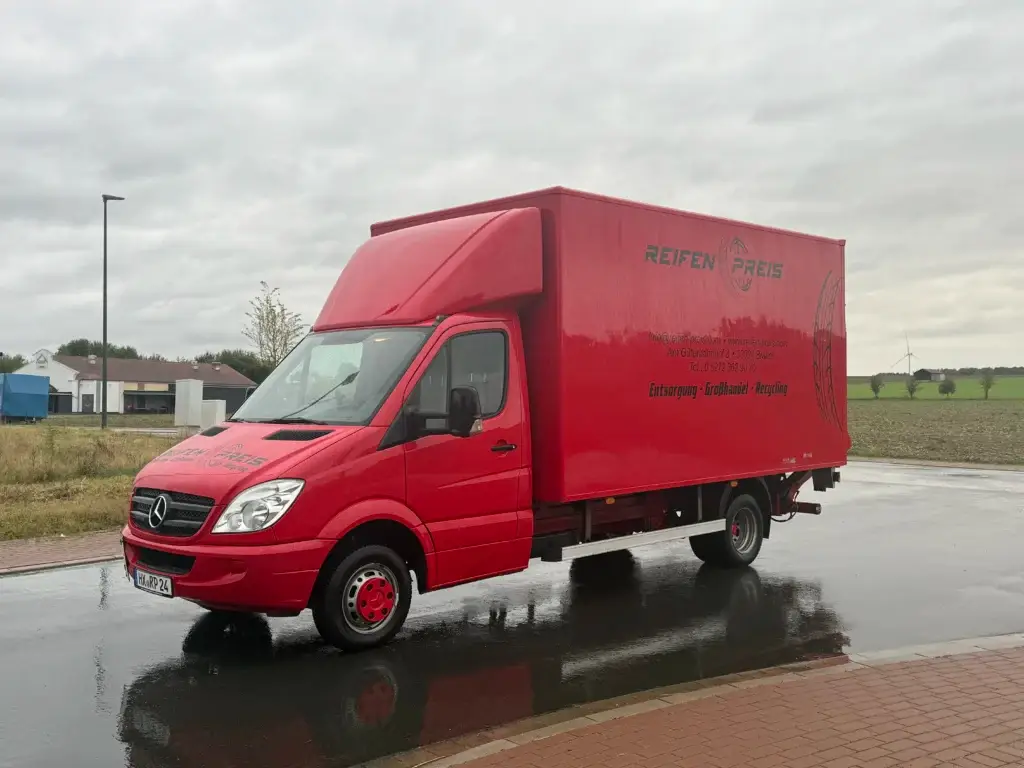 Reifen Preis Transporter für Altreifenentsorgung, Reifenexport und professionelle Abholung von PKW und LKW Reifen